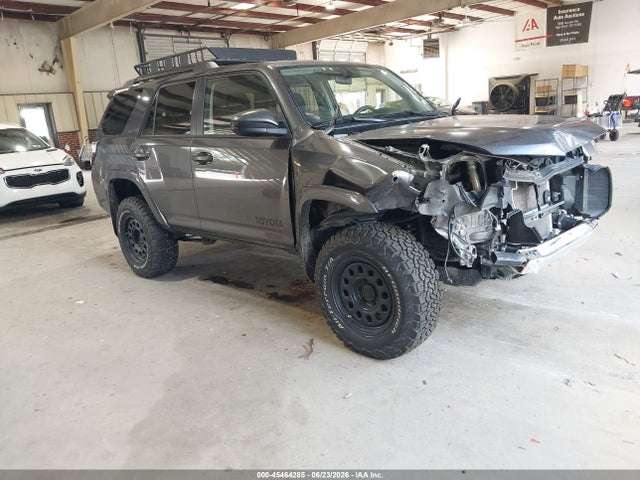2017 TOYOTA 4RUNNER SR5 - 1