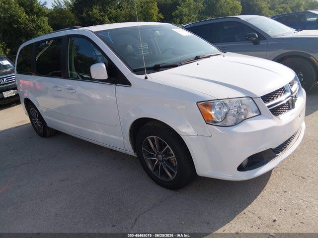 2017 DODGE GRAND CARAVAN SXT - 1