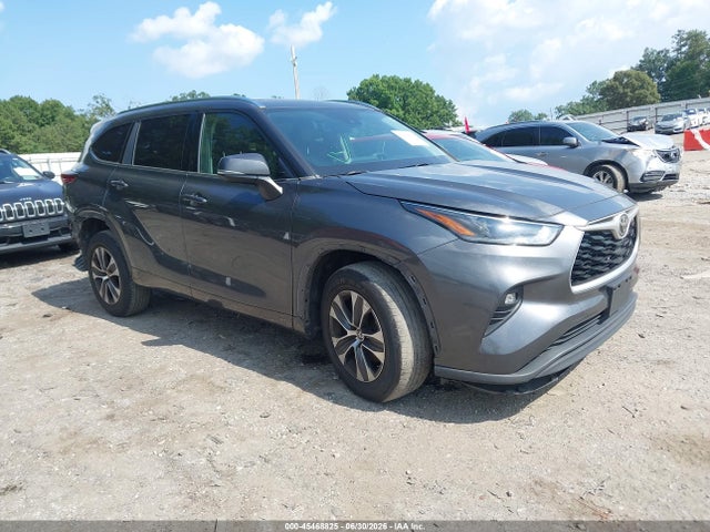 2021 TOYOTA HIGHLANDER XLE - 1