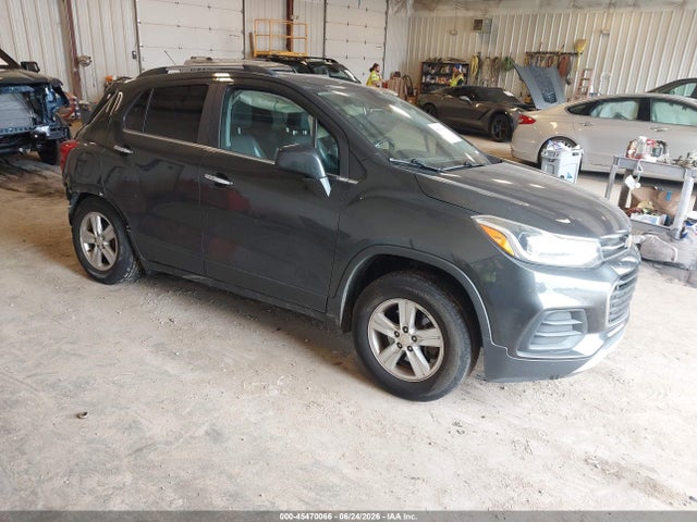 2017 CHEVROLET TRAX LT - 1