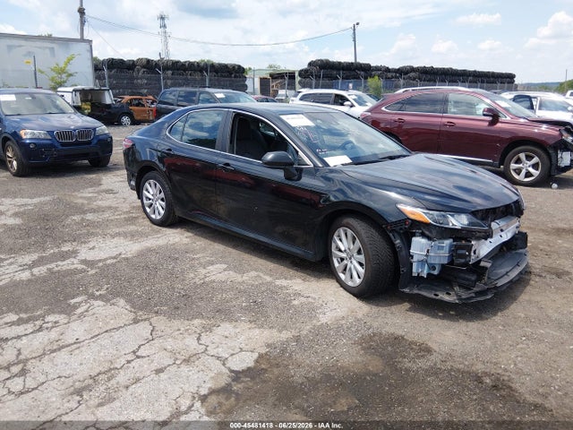 2019 TOYOTA CAMRY LE - 1