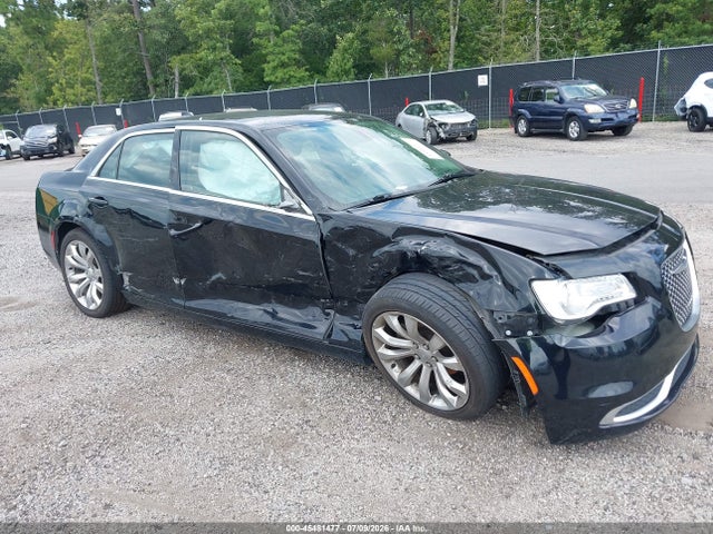 2019 CHRYSLER 300 TOURING - 1