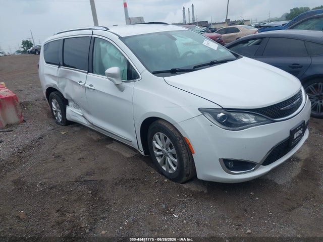 2019 CHRYSLER PACIFICA TOURING L - 1