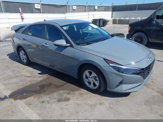 2022 HYUNDAI ELANTRA SE - 1
