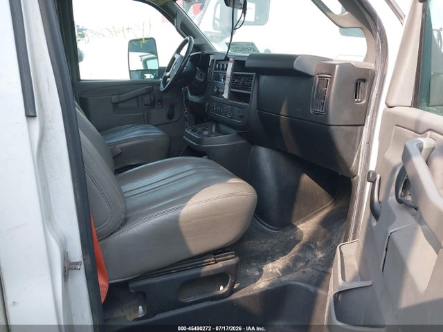 2019 CHEVROLET EXPRESS CUTAWAY 4500 VAN - 1