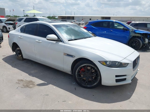 2017 JAGUAR XE 25T - 1