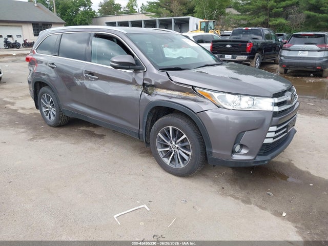 2019 TOYOTA HIGHLANDER XLE - 1