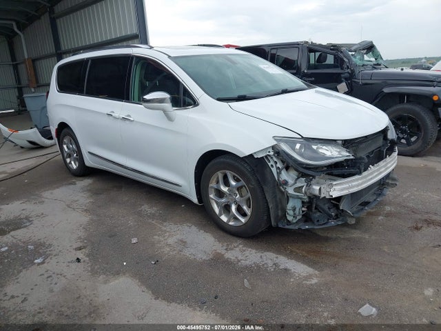 2018 CHRYSLER PACIFICA LIMITED - 1