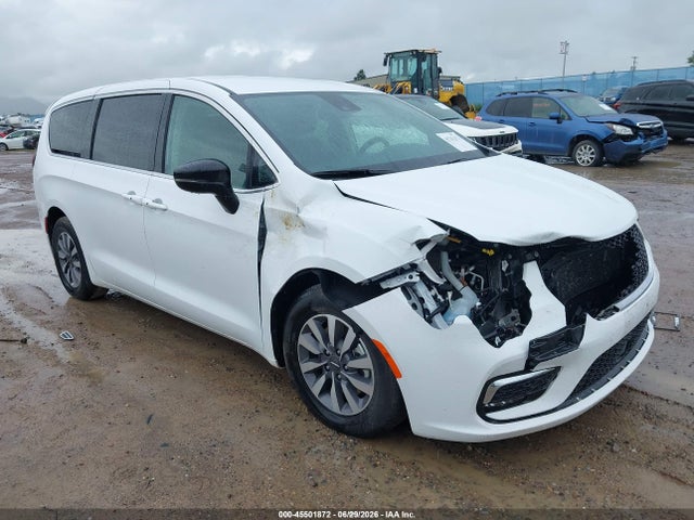 2024 CHRYSLER PACIFICA HYBRID SELECT - 1
