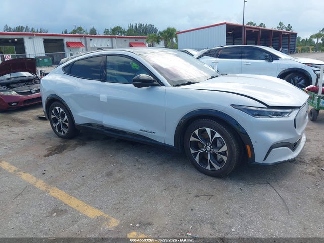 2022 FORD MUSTANG MACH-E PREMIUM - 1