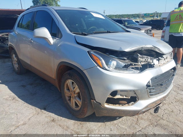 2019 CHEVROLET TRAX LT - 1