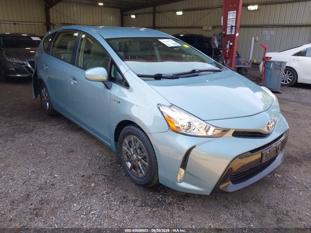 2017 TOYOTA PRIUS V FOUR - 1