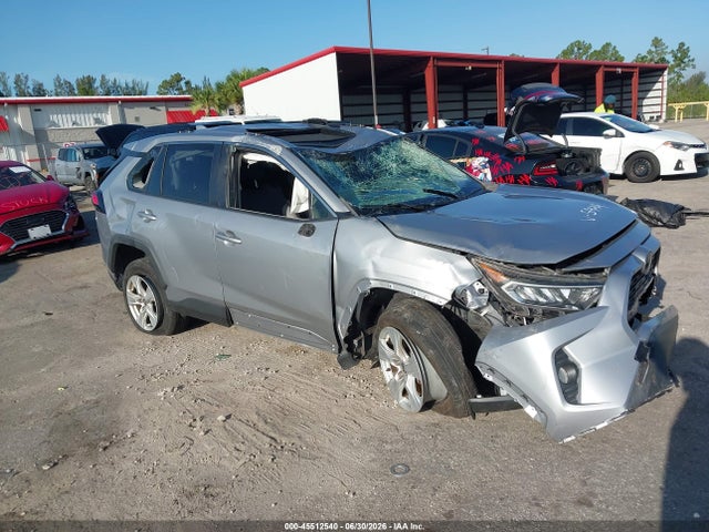 2020 TOYOTA RAV4 XLE - 1