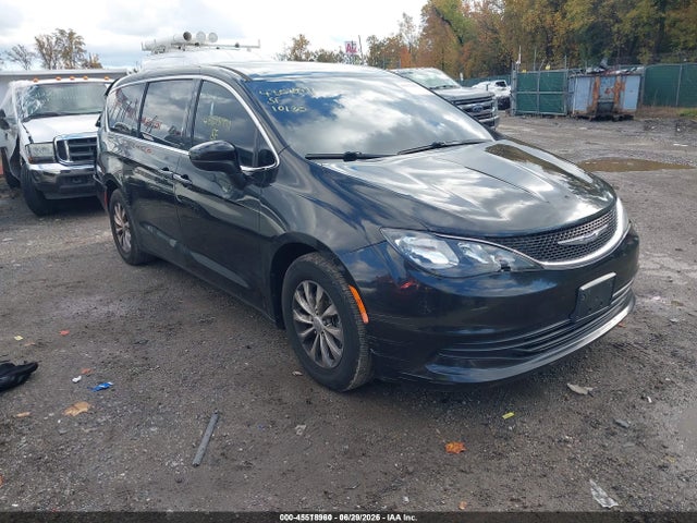 2017 CHRYSLER PACIFICA TOURING - 1