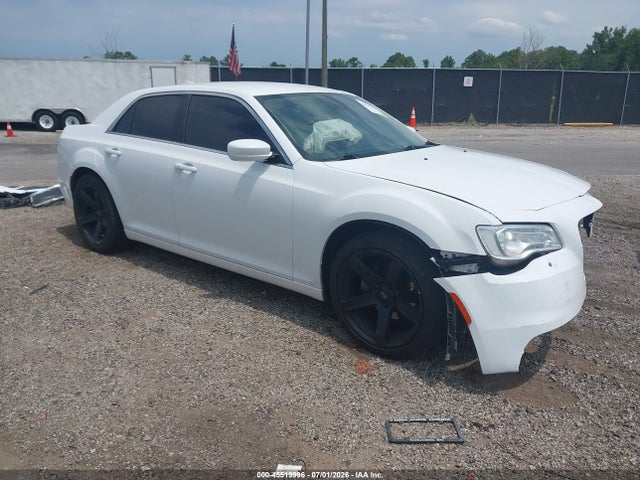 2019 CHRYSLER 300 TOURING - 1