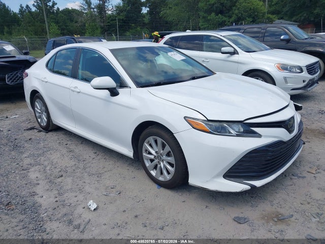 2019 TOYOTA CAMRY LE - 1
