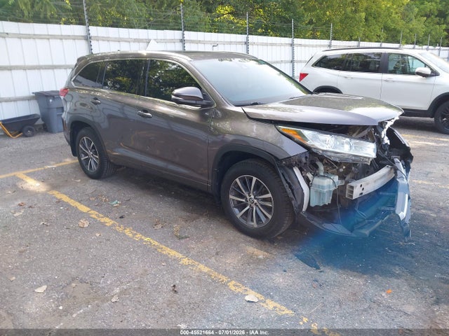 2017 TOYOTA HIGHLANDER XLE - 1