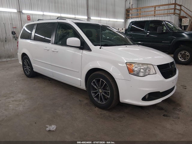2017 DODGE GRAND CARAVAN SXT - 1