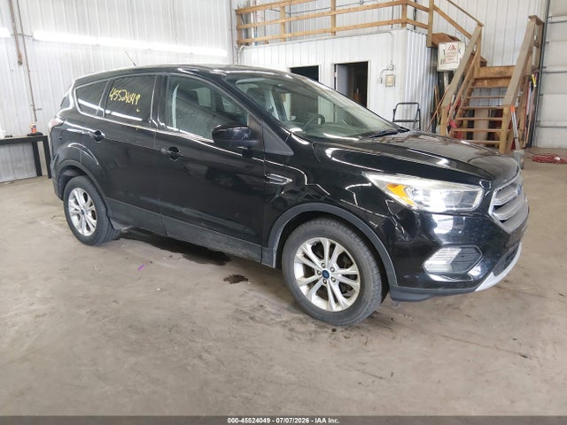 2017 FORD ESCAPE SE - 1
