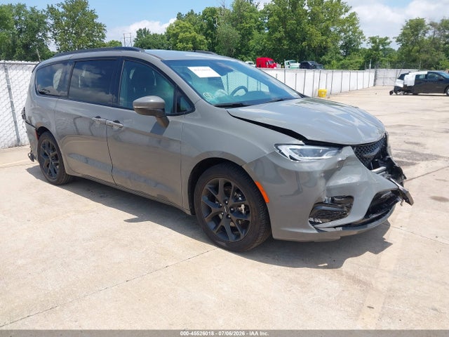 2023 CHRYSLER PACIFICA TOURING L - 1