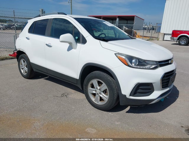 2017 CHEVROLET TRAX LT - 1