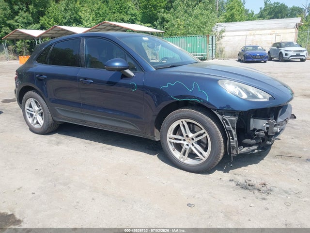 2017 PORSCHE MACAN - 1