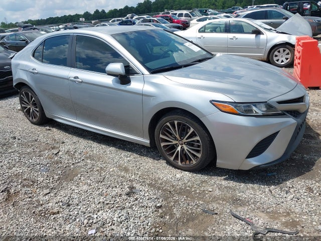 2019 TOYOTA CAMRY SE - 1