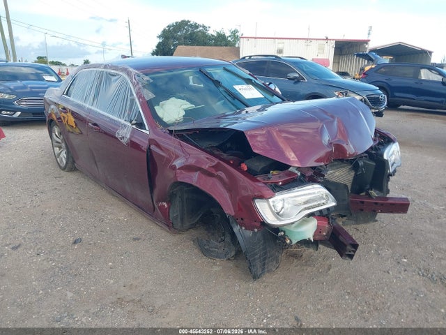 2019 CHRYSLER 300 TOURING - 1