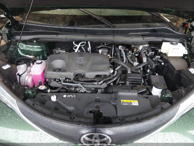 2026 TOYOTA SIENNA XLE - 1