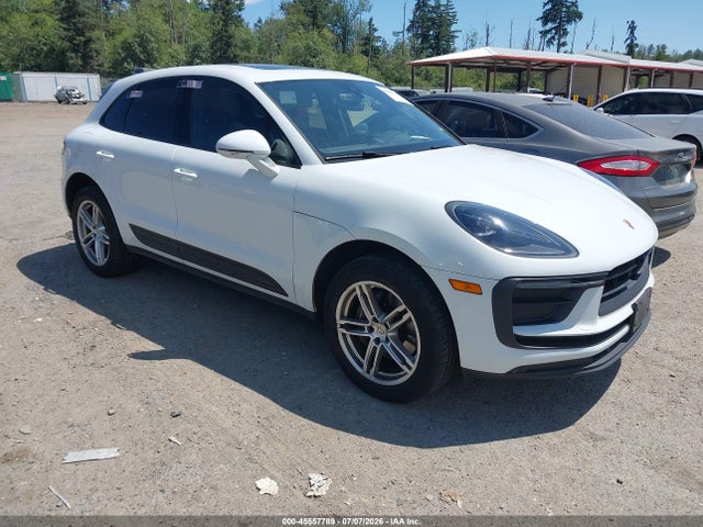 2024 PORSCHE MACAN T - 1