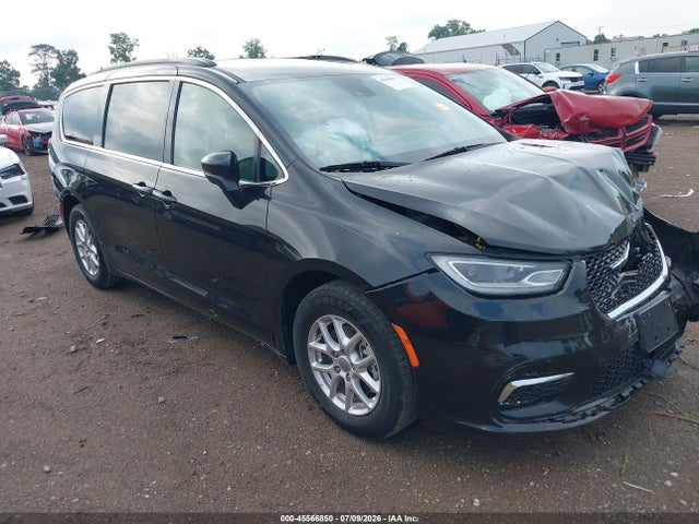 2022 CHRYSLER PACIFICA TOURING L - 1