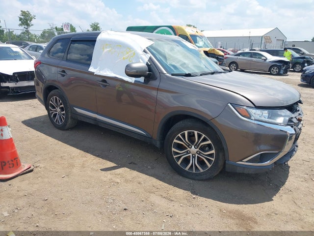 2016 MITSUBISHI OUTLANDER SE - 1