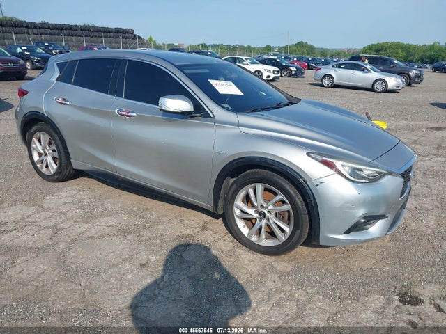 2017 INFINITI QX30 - 1