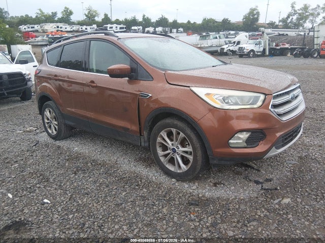 2017 FORD ESCAPE SE - 1