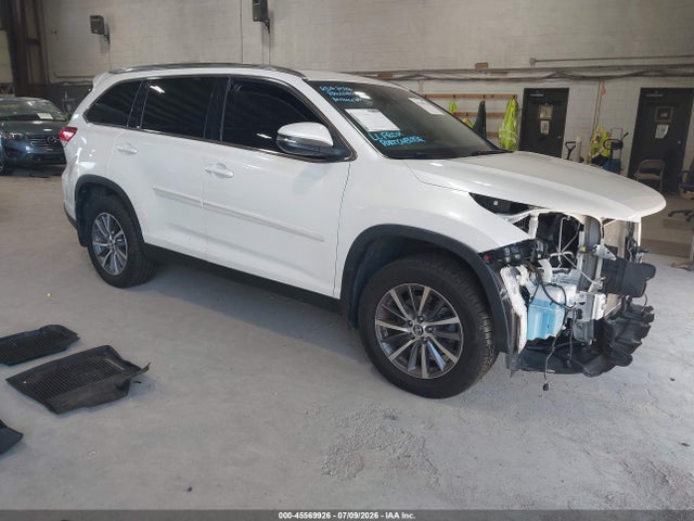 2019 TOYOTA HIGHLANDER XLE - 1