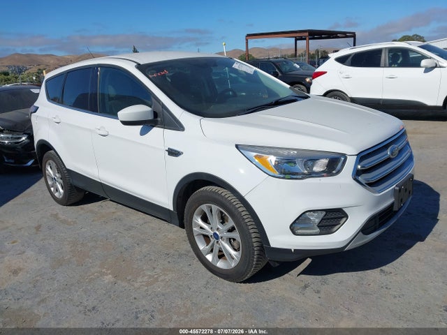 2017 FORD ESCAPE SE - 1