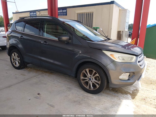 2017 FORD ESCAPE SE - 1