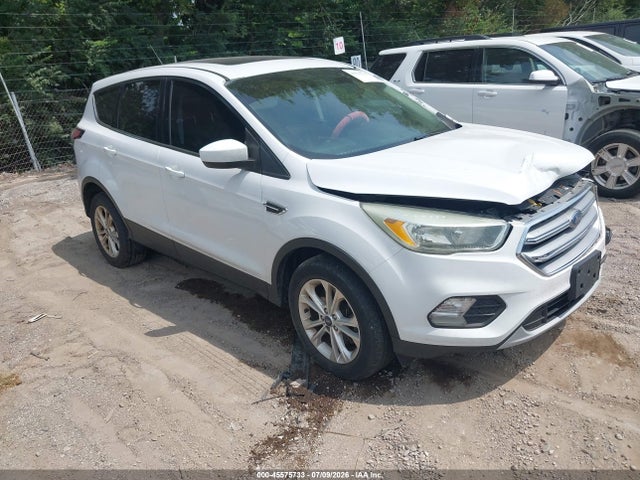 2017 FORD ESCAPE SE - 1