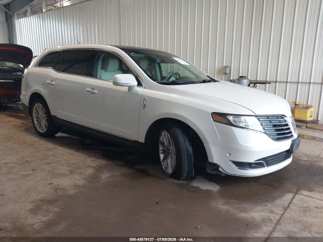 2019 LINCOLN MKT RESERVE - 1
