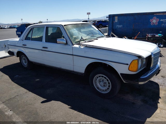 1983 MERCEDES-BENZ 300 DT - 1