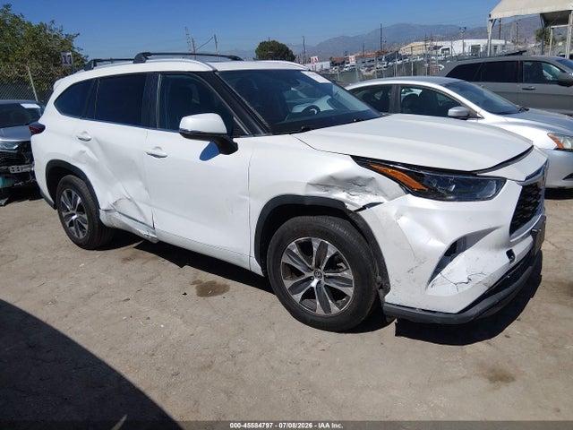 2023 TOYOTA HIGHLANDER XLE - 1