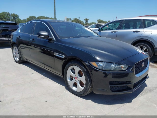 2017 JAGUAR XE 25T - 1