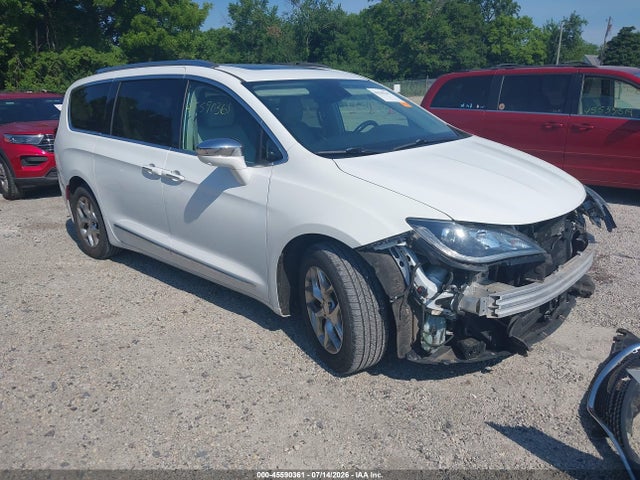 2018 CHRYSLER PACIFICA LIMITED - 1