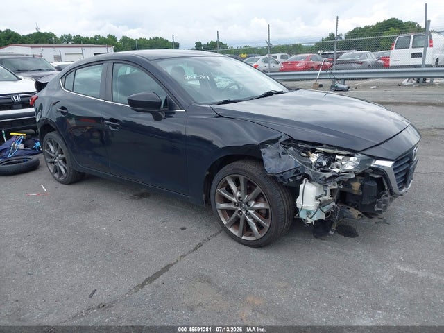 2018 MAZDA MAZDA3 TOURING - 1