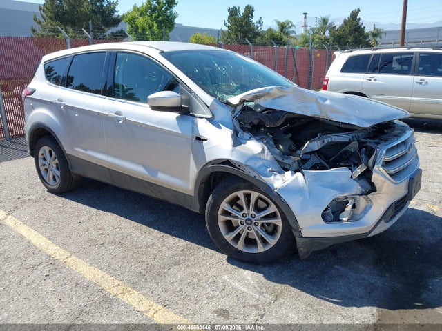 2017 FORD ESCAPE SE - 1