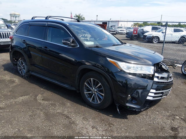 2018 TOYOTA HIGHLANDER XLE - 1