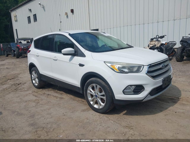 2017 FORD ESCAPE SE - 1