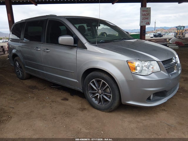 2017 DODGE GRAND CARAVAN SXT - 1