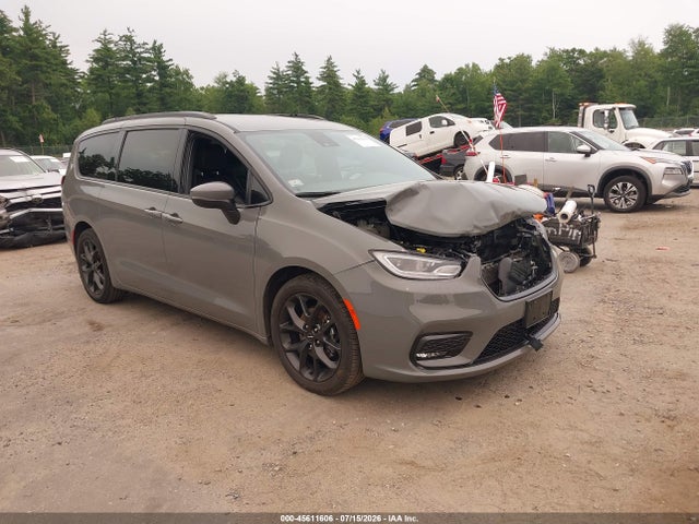 2023 CHRYSLER PACIFICA TOURING L - 1