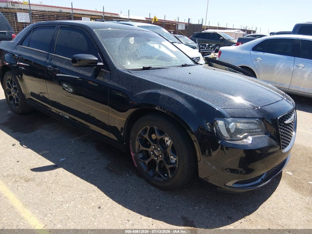 2019 CHRYSLER 300 TOURING - 1